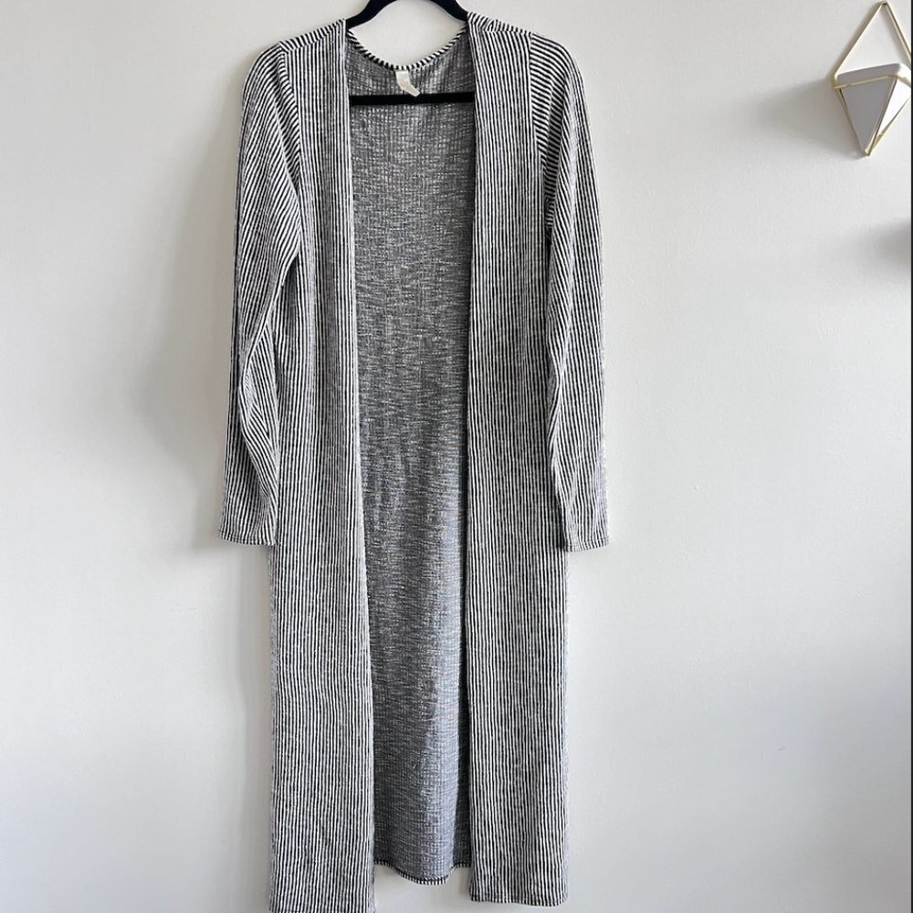 TopMaxx LA Cardigan Long Sweater Size large